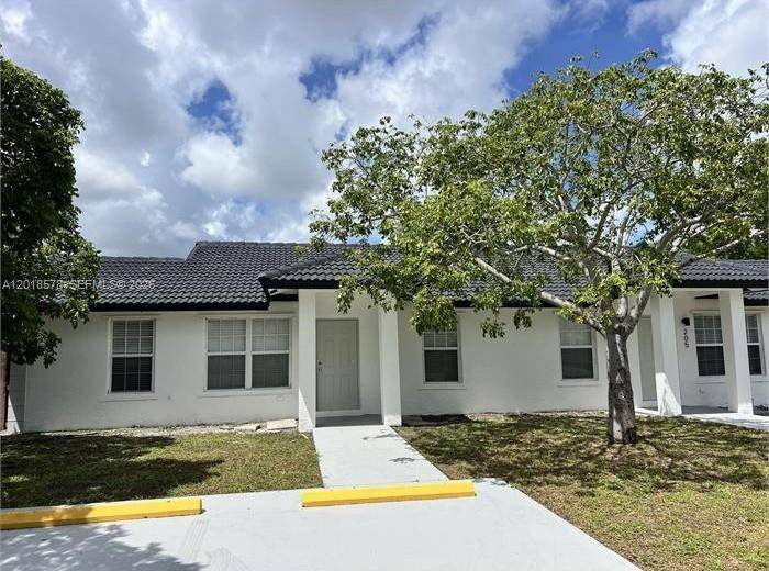 201-205 NW 30th AvePompano Beach - picture
