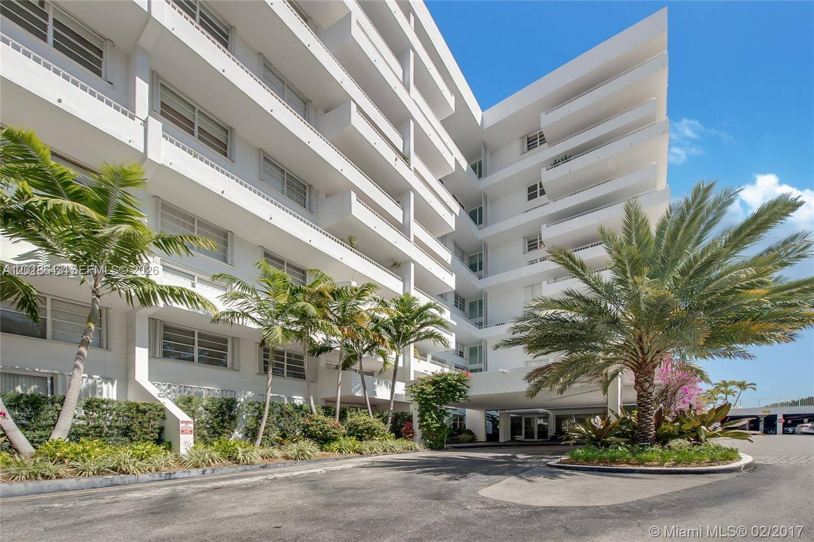 199 Ocean Lane DrKey Biscayne - Commodore Club South Cond condo unit 113 - picture