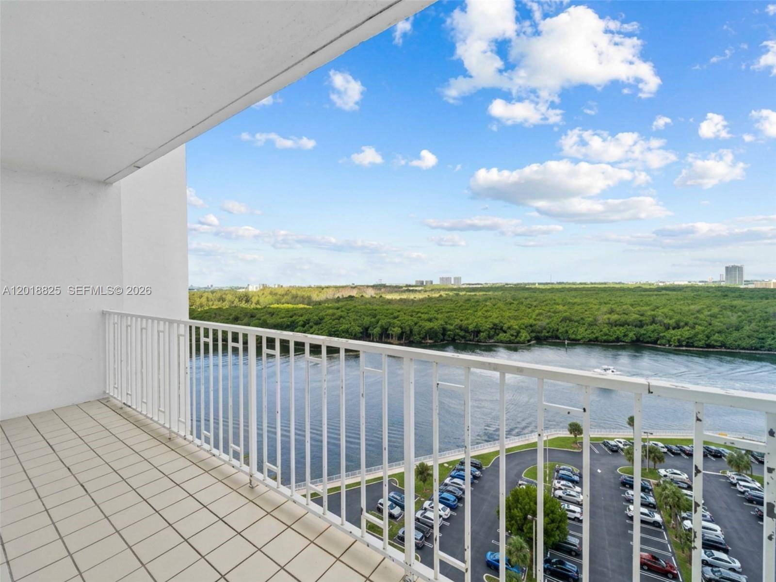 500 Bayview DrSunny Isles Beach - Condo 5+ Stories,Condo condo unit 1421 - picture