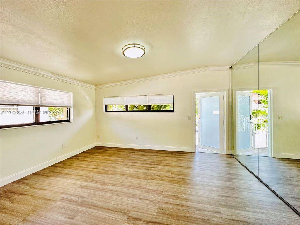 3751 NE 170th StNorth Miami Beach - Co-Op 1-4 Stories,Co-Op condo unit 2 - picture