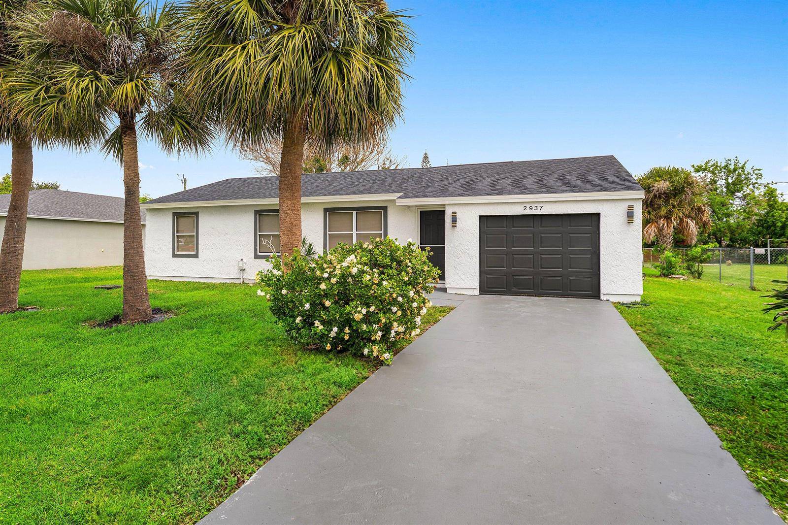 2937 SE IrontonPort St. Lucie - picture