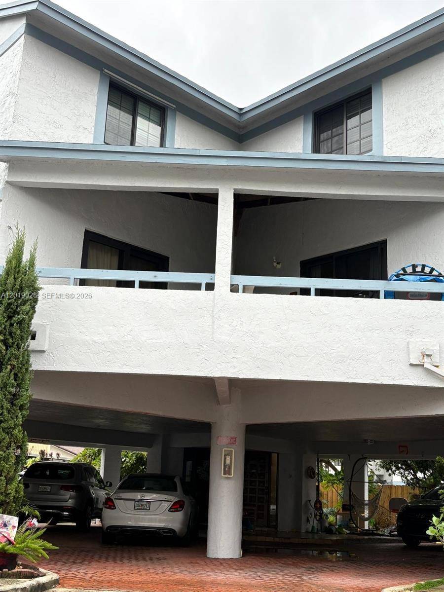 1405 SW 122nd AveMiami - Townhouse condo unit 10-13 - picture