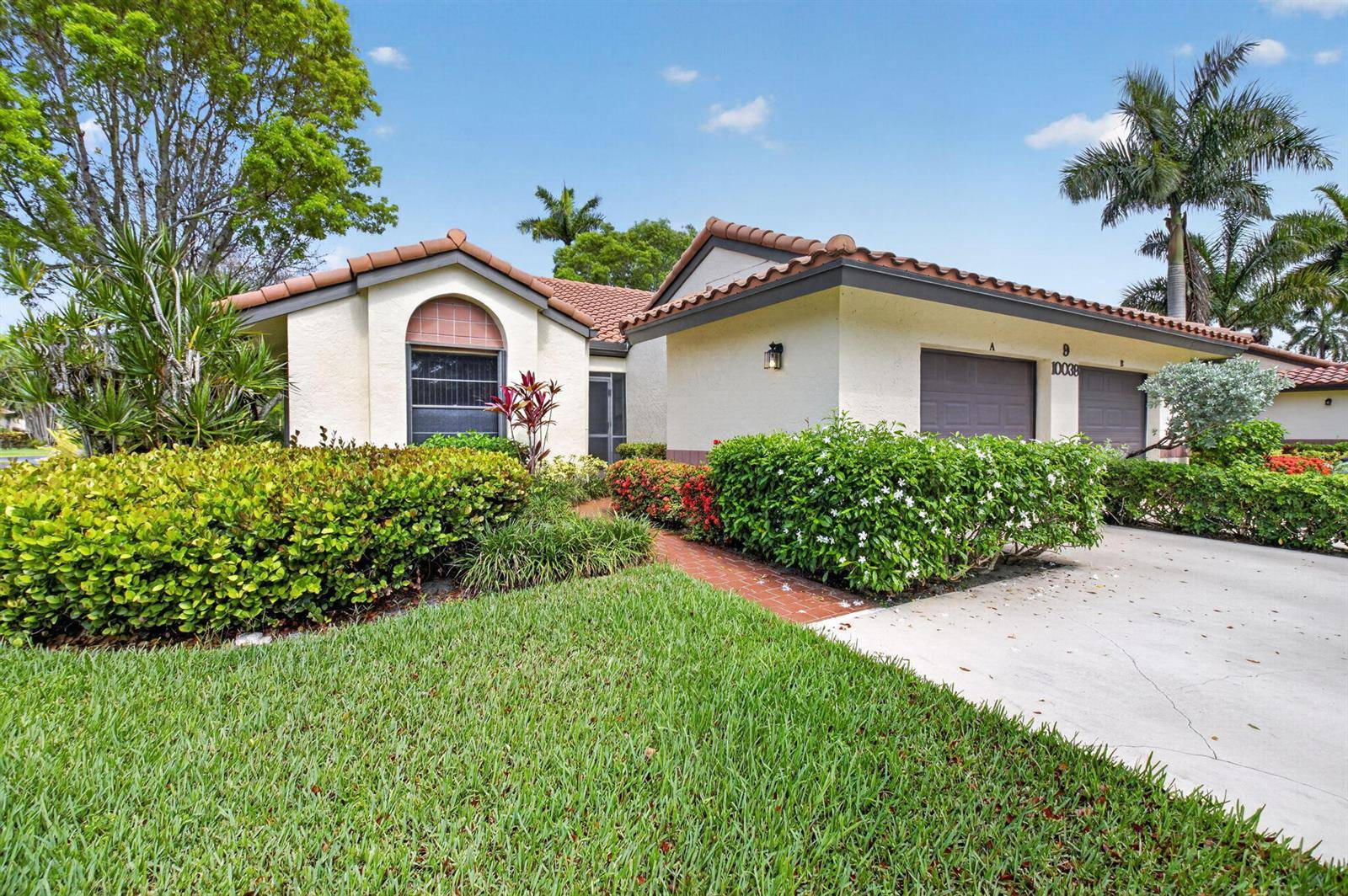 10039 AndreaBoynton Beach - PALM CHASE LAKES CONDO condo unit A - picture