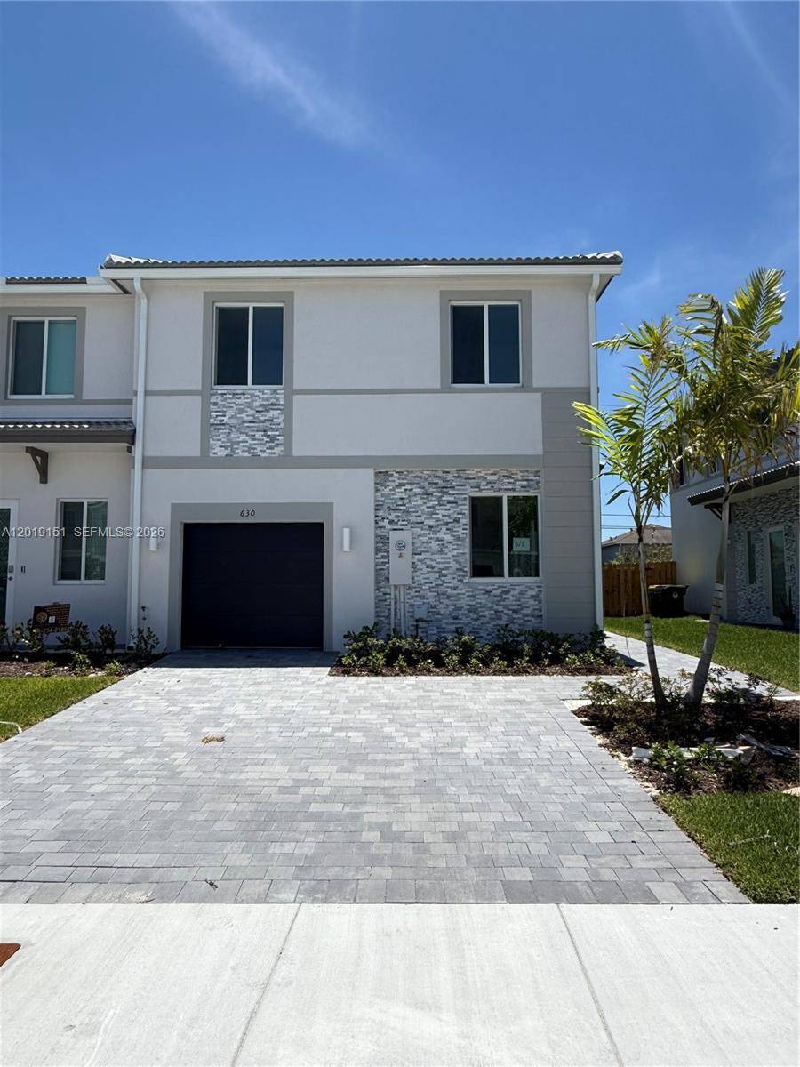 630 SE 15th StHomestead - Townhouse/Villa-Annual,Townhouse condo unit 630 - picture