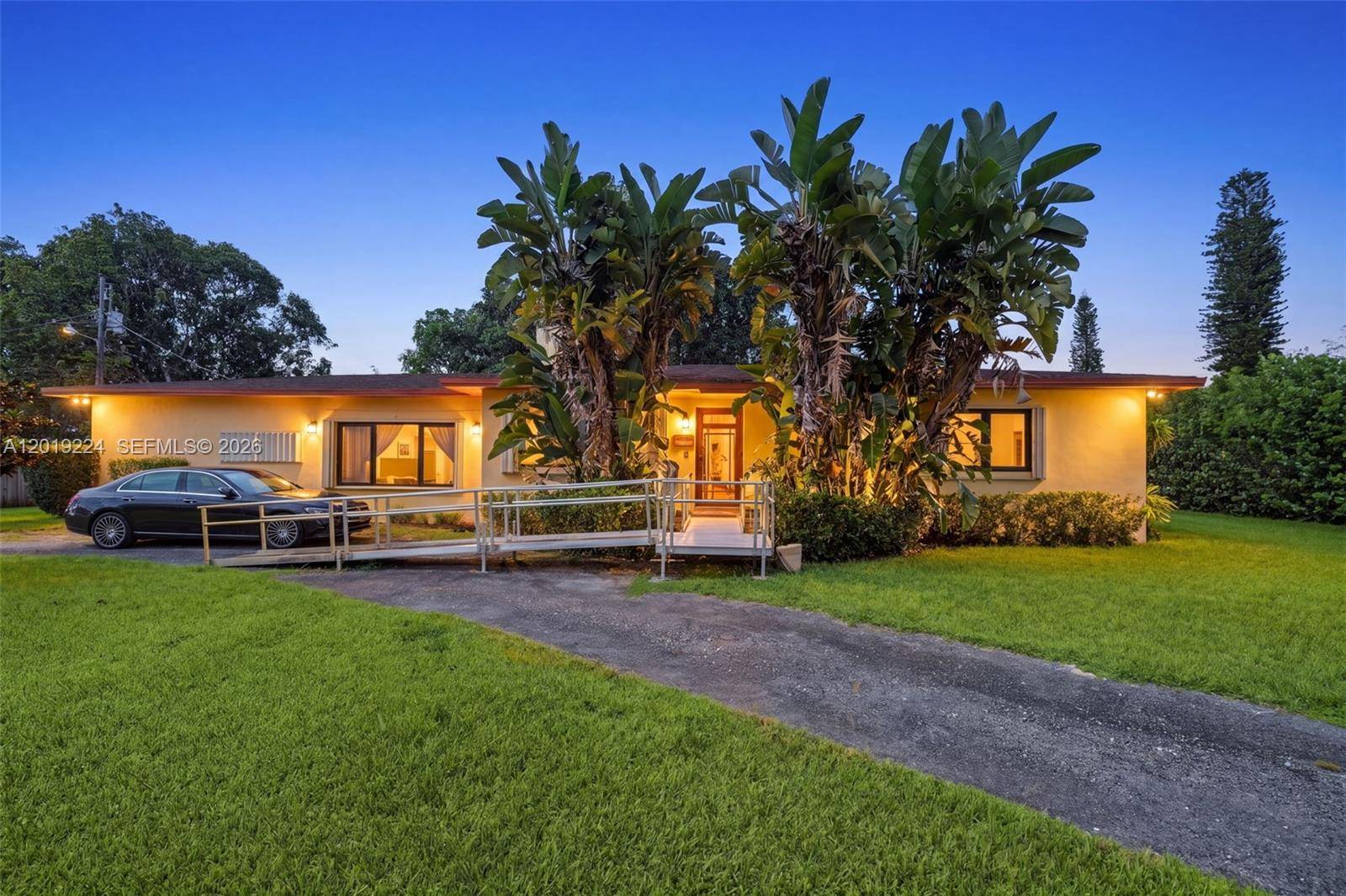 511 Dunad AveOpa-Locka - picture