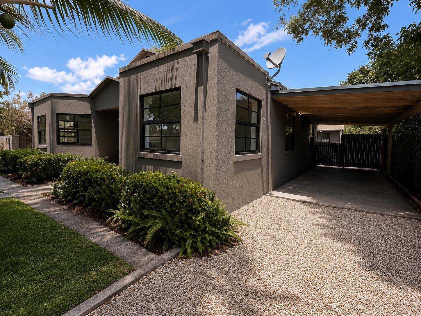 521 48thWest Palm Beach - picture