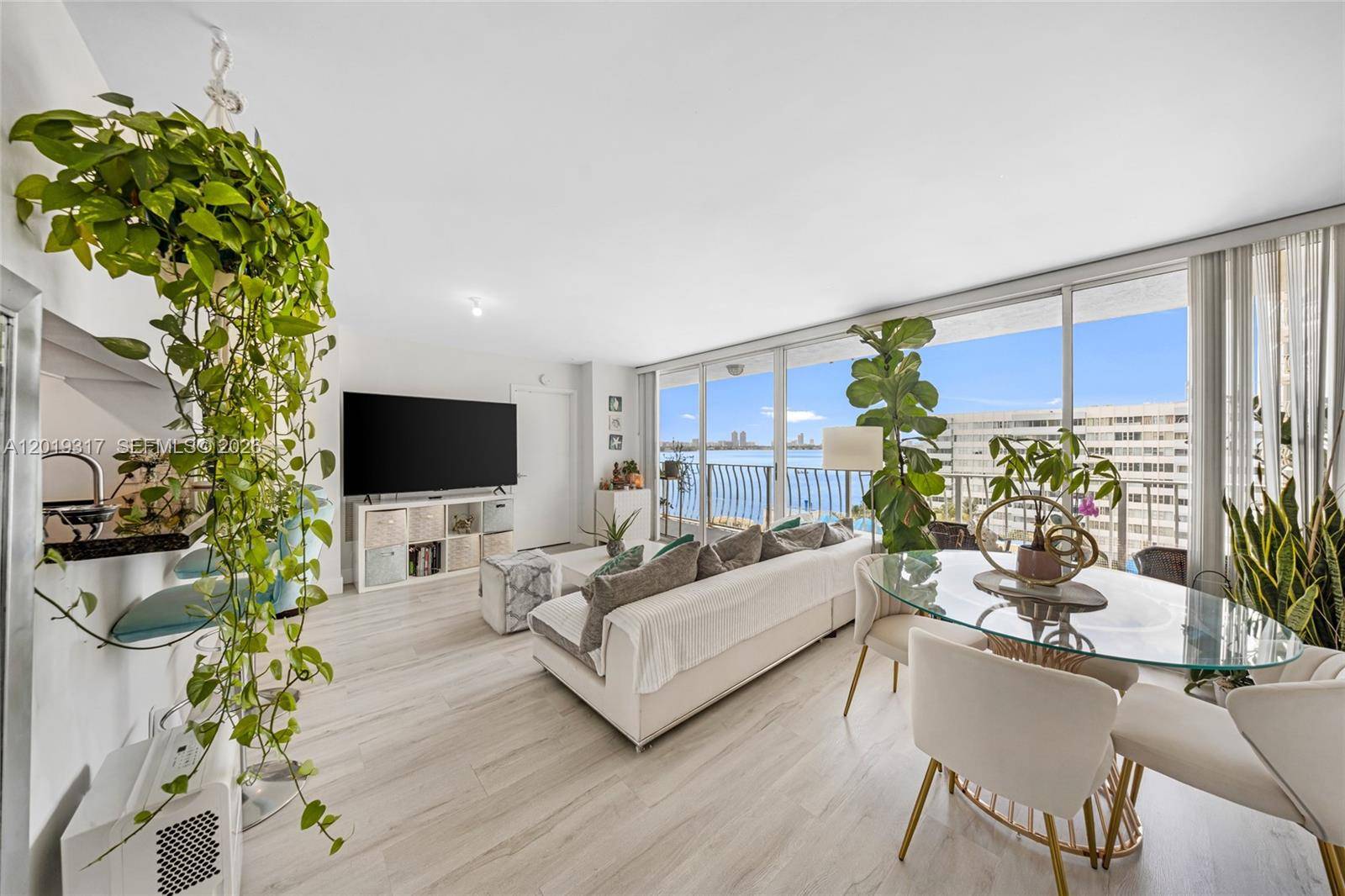 7601 E Treasure DrNorth Bay Village - Co-Op 5+ Stories,Condo condo unit 923 - picture