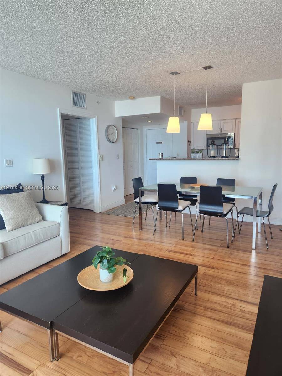 1155 Brickell Bay DrMiami - Condo/Co-Op/Seasonal,Condo condo unit 1807 - picture