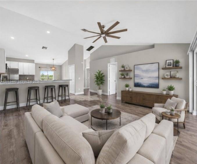409 NE 25th TerCape Coral - picture