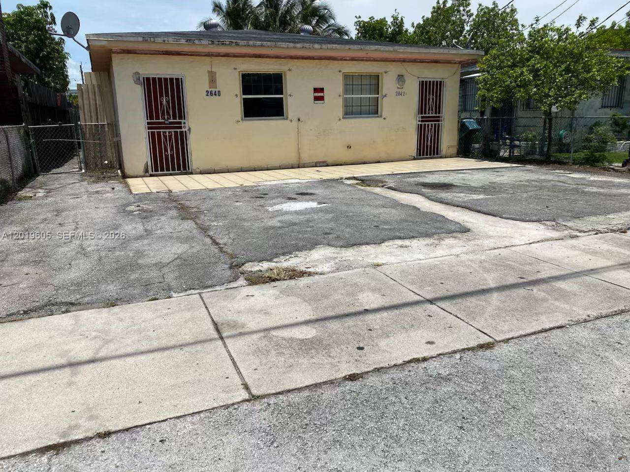 2640 NW 23rd CtMiami - picture