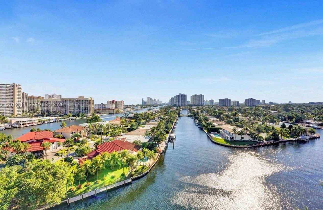 137 Golden Isles DrHallandale Beach - Condo/Co-Op/Annual,Condo condo unit 1006 - picture