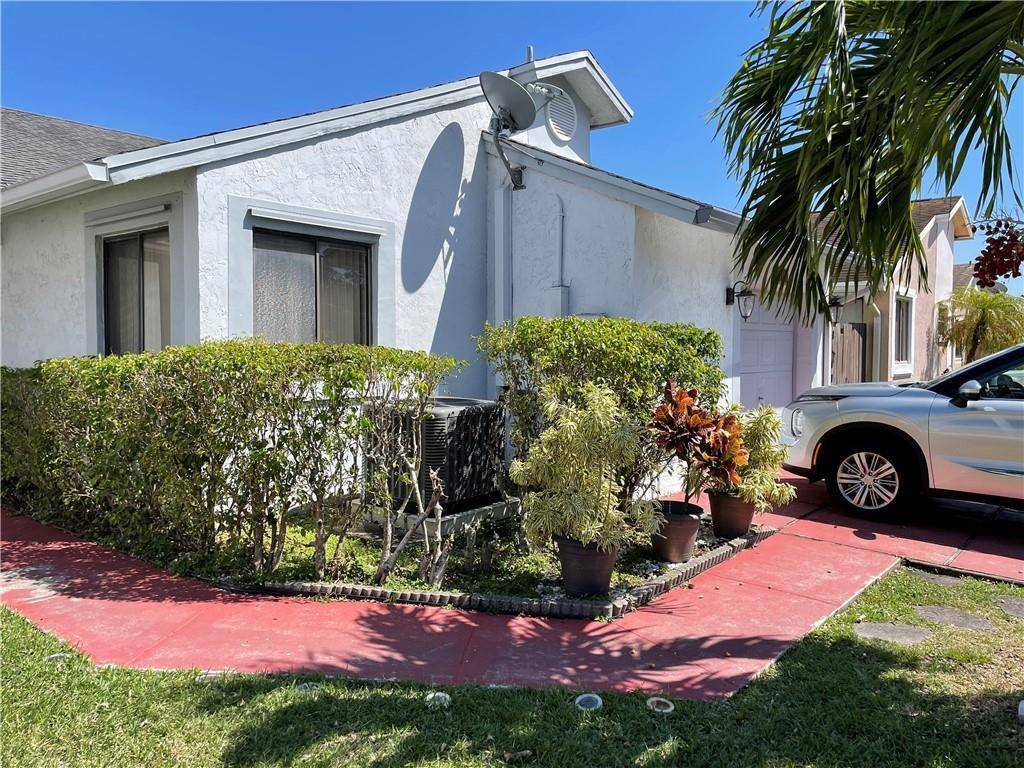 1231 SW 112thPembroke Pines - picture