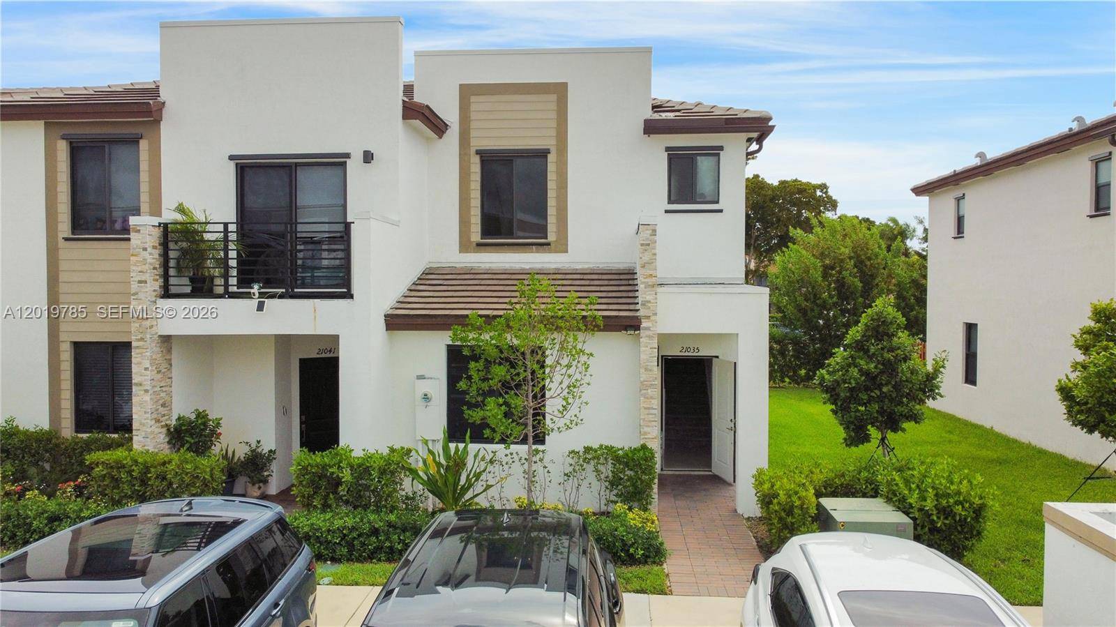 21035 NE 8th AveMiami - picture