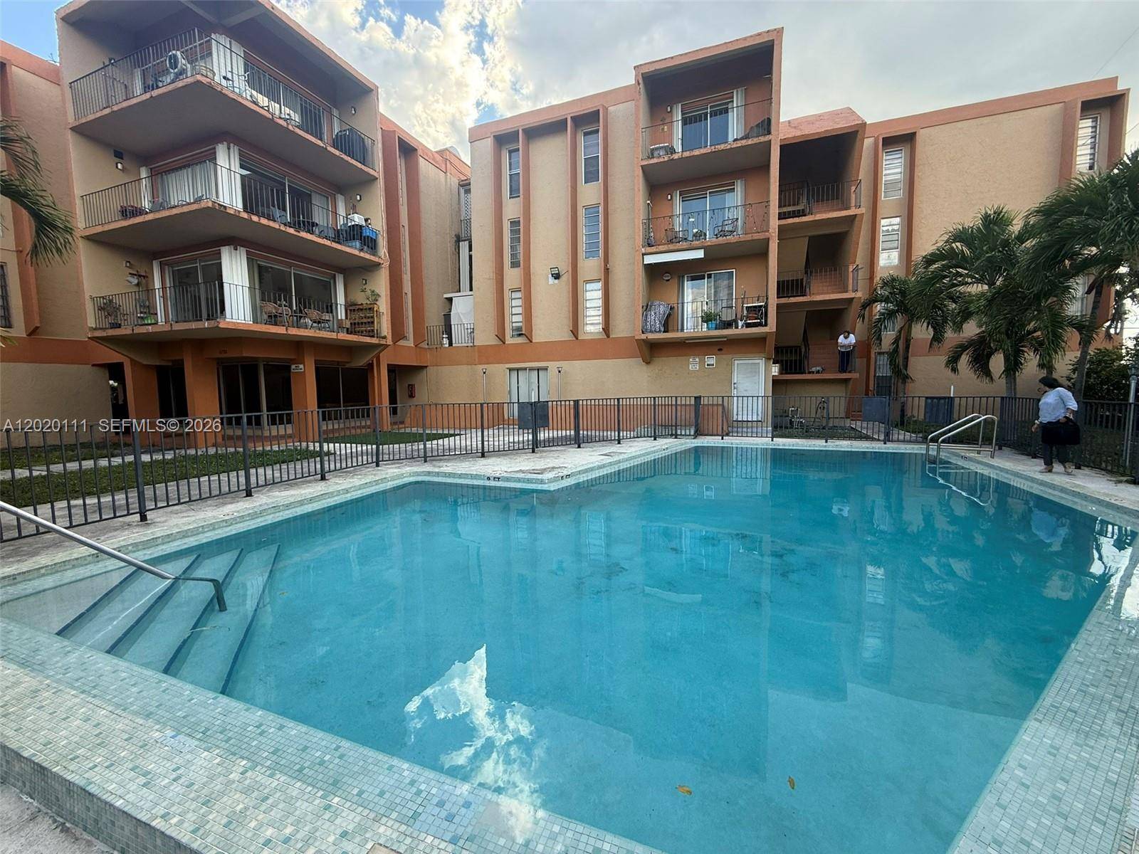 6780 W 2nd CtHialeah - Condo 1-4 Stories,Condo condo unit 313 - picture