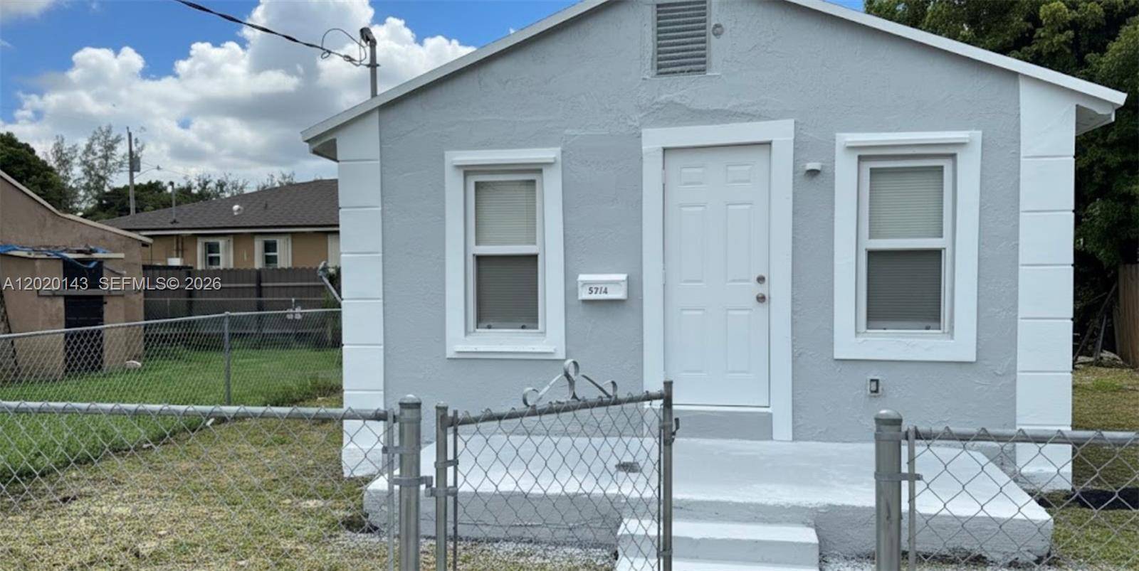 2103 NW 57th StMiami - picture