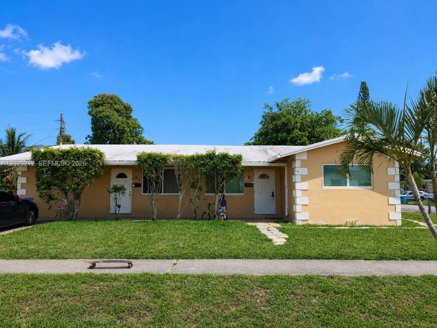 1621 NW 52nd AveLauderhill - picture