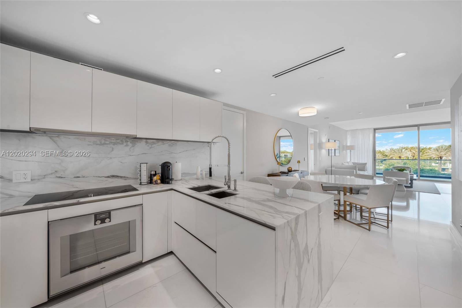 10201 Collins AveBal Harbour - Condo/Co-Op/Annual,Condo condo unit 305 - picture
