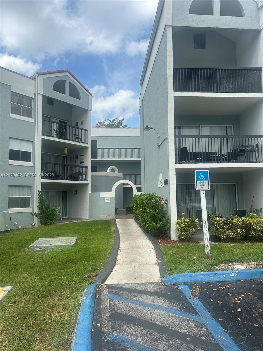 6272 NW 186th StHialeah - Condo 1-4 Stories,Condo condo unit 212 - picture
