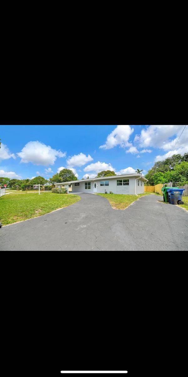 1112 NW 43rdLauderhill - picture