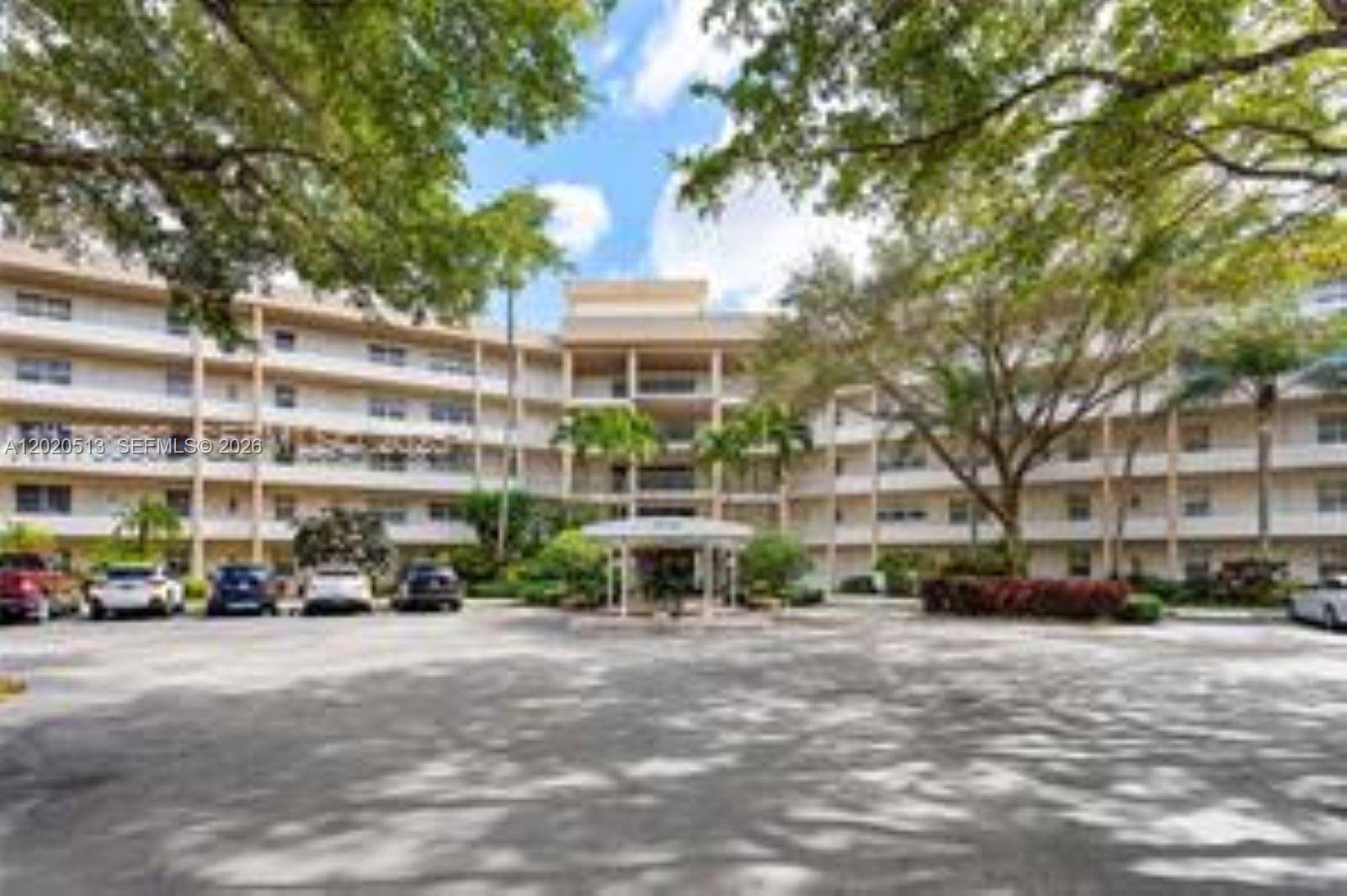3800 Oaks Clubhouse DrPompano Beach - Condo 5+ Stories,Condo condo unit 307 - picture