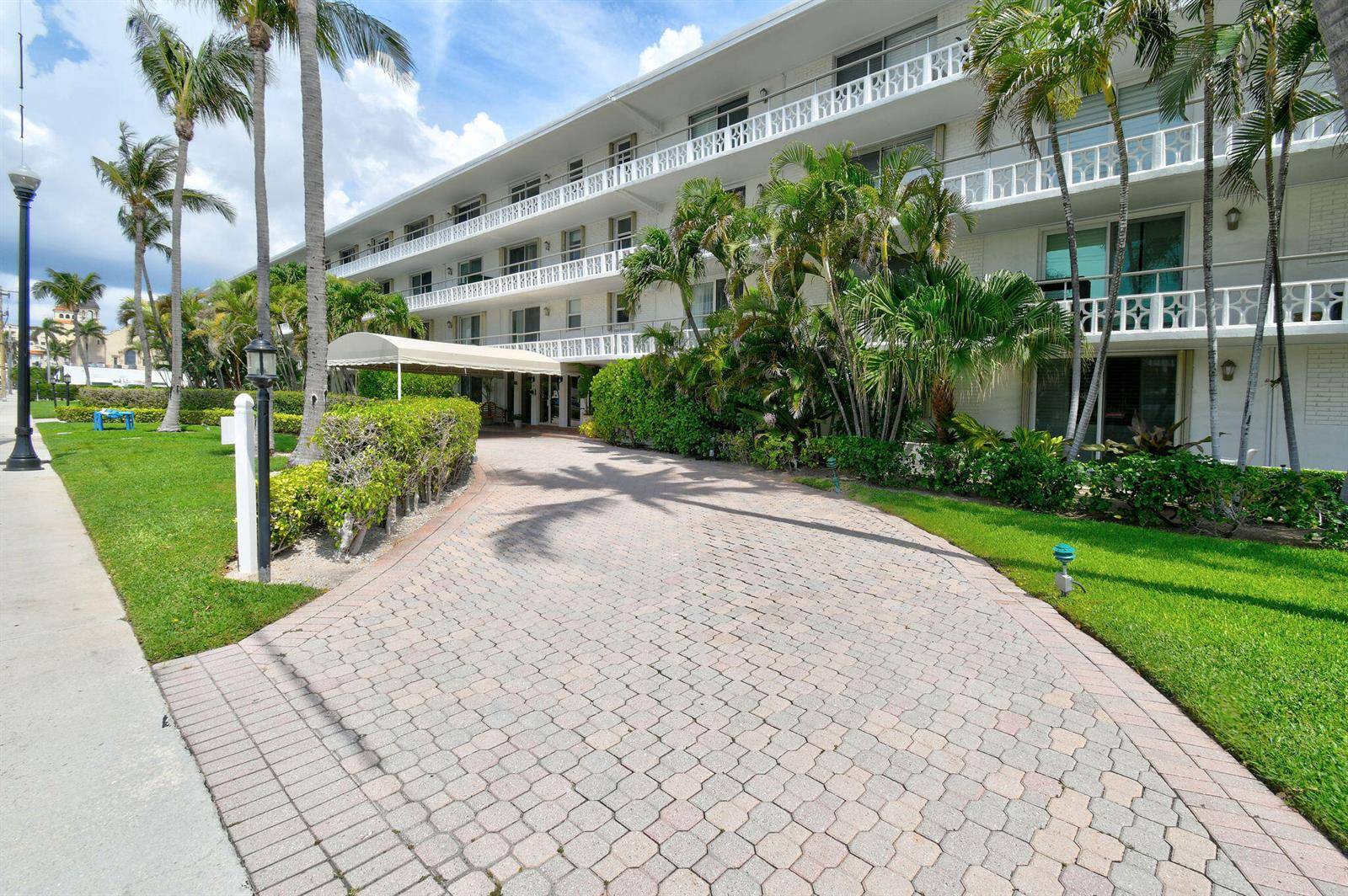 139 SunrisePalm Beach - OCEAN TOWERS SOUTH CONDO condo unit 2030 - picture