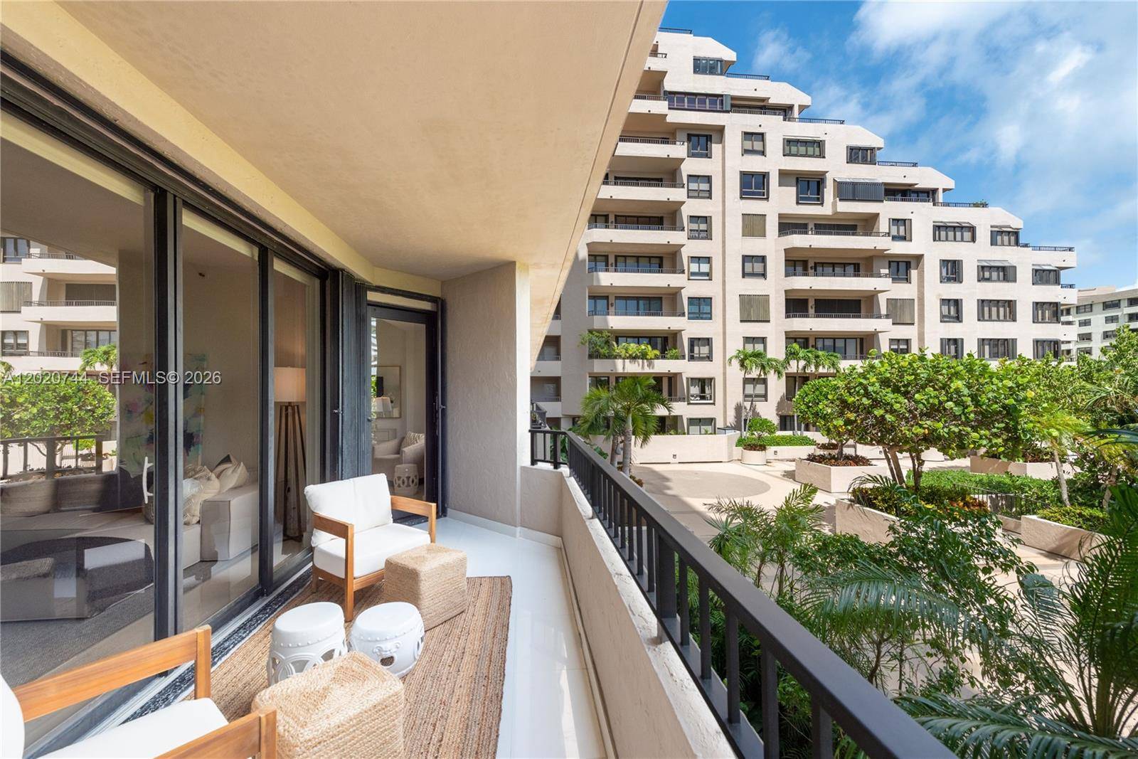 251 Crandon BlvdKey Biscayne - KEY COLONY NO 2 CONDO,KEY COLONY NO 2 COND condo unit 227 - picture