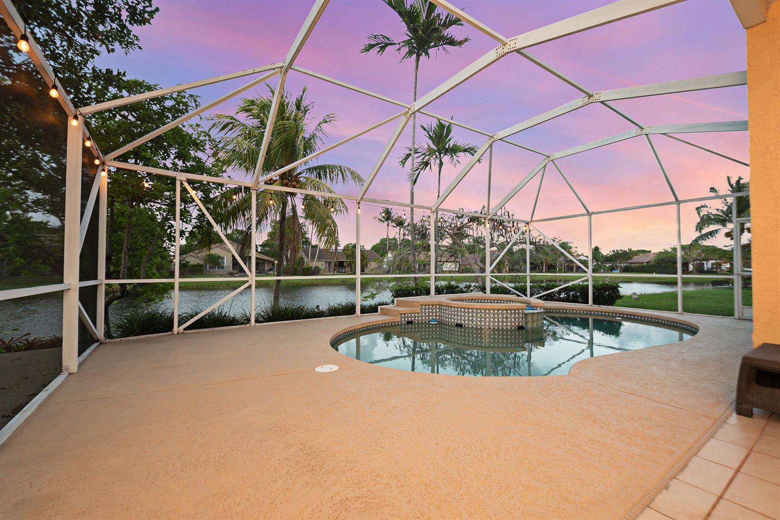 412 CameronWeston - picture