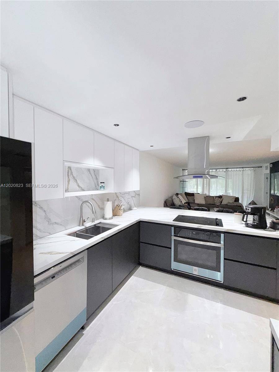 605 Oaks DrPompano Beach - Condo 5+ Stories,Condo condo unit 307 - picture