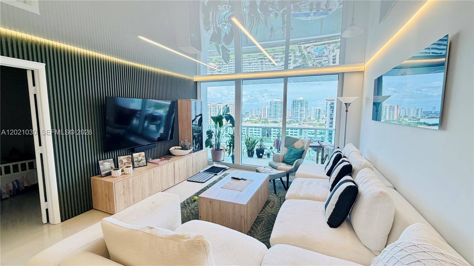 100 Bayview DrSunny Isles Beach - Condo/Co-Op/Annual,Apartment condo unit 1729 - picture