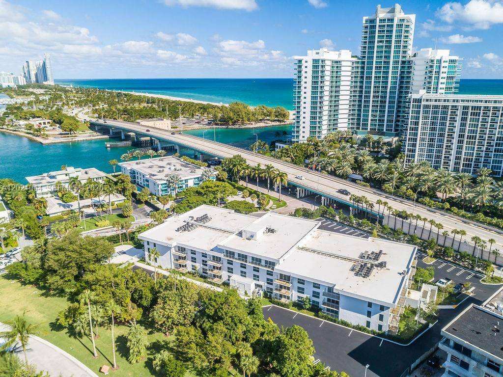 10250 Collins AvenueBal Harbour - Condo 1-4 Stories,Condo condo unit 408 - picture