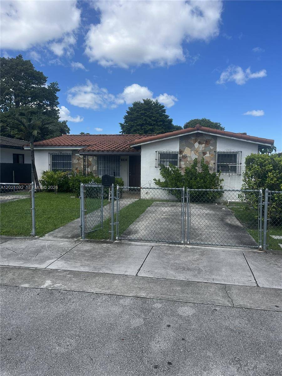 8835 SW 27th StMiami - picture