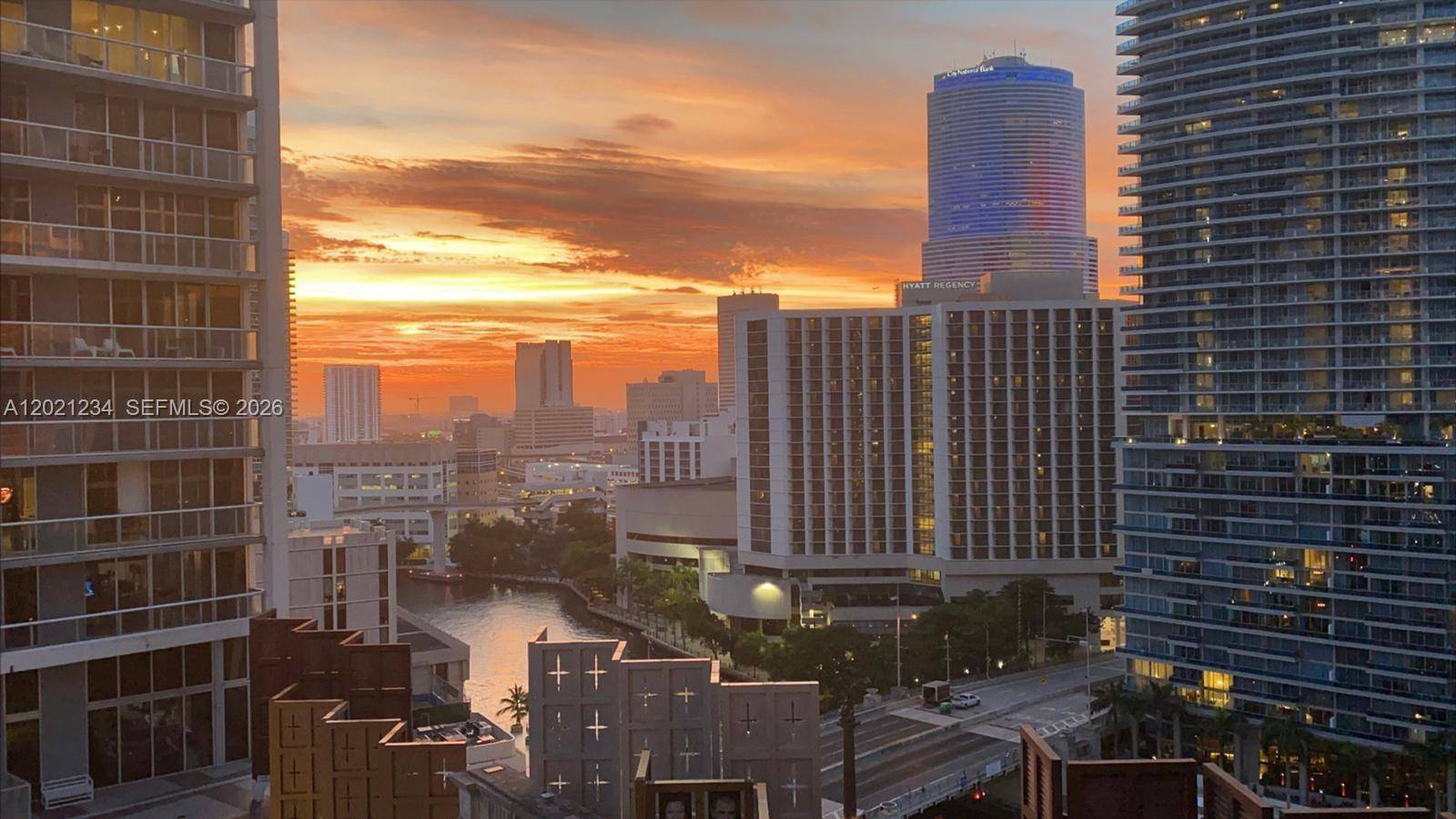 475 Brickell AveMiami - ICONBRICKELL CONDO NO 1,Icon Brickell condo unit 1813 - picture