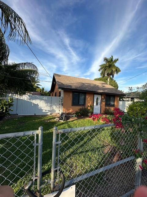 320 NW 2nd StFlorida City - picture