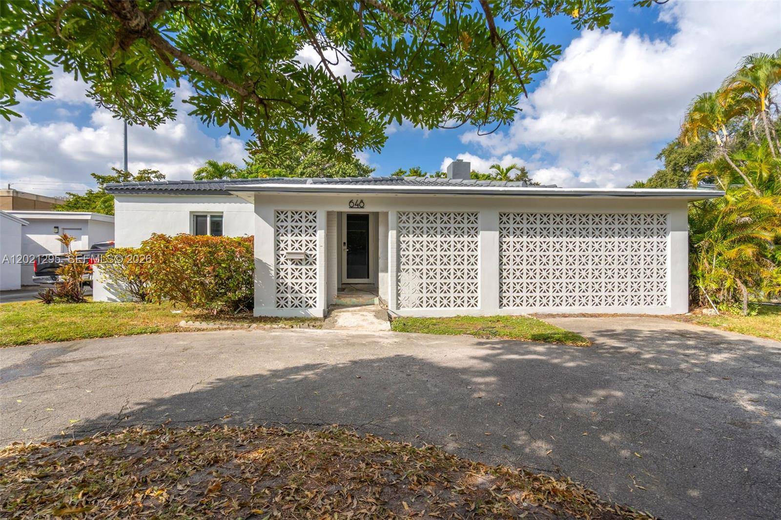 648 South DrMiami Springs - picture