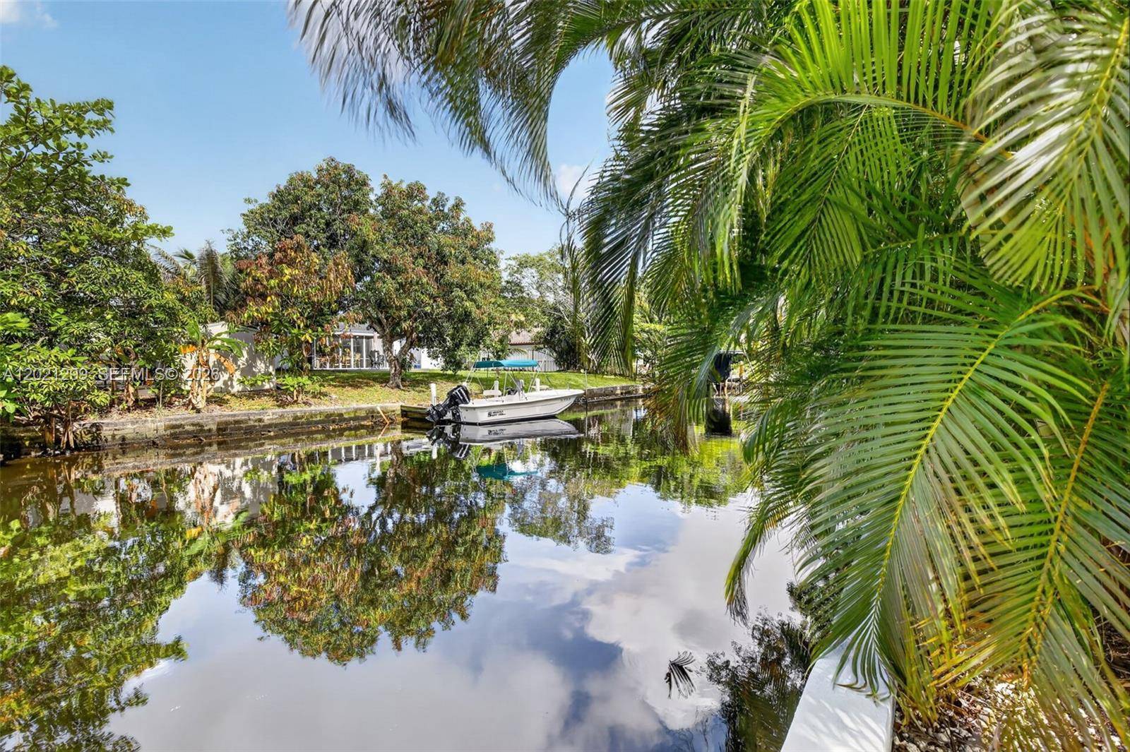 2048 SW 28th TerFort Lauderdale - picture