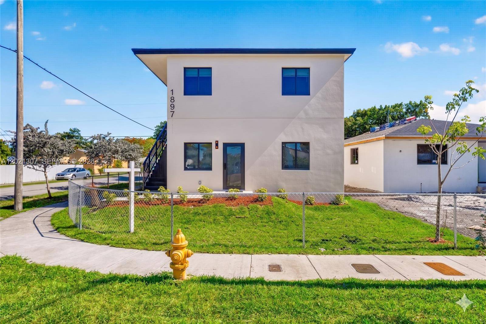 1895 NW 47th TerMiami - picture