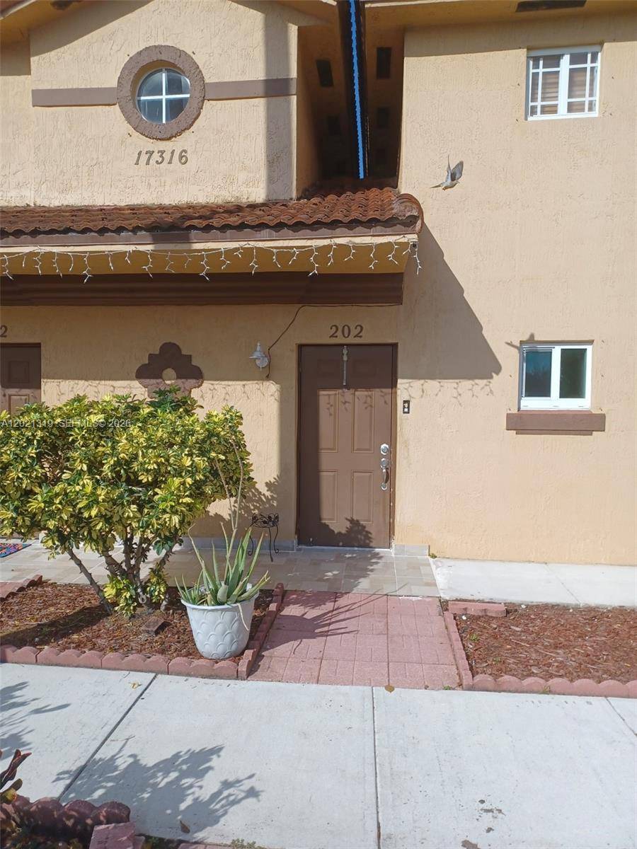 17316 NW 74th AveHialeah - BELLEVIEW VILLAS CONDO NO condo unit 202 - picture