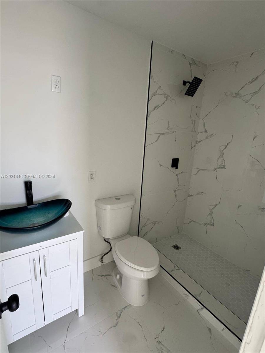 3070 NW 97th StMiami - picture