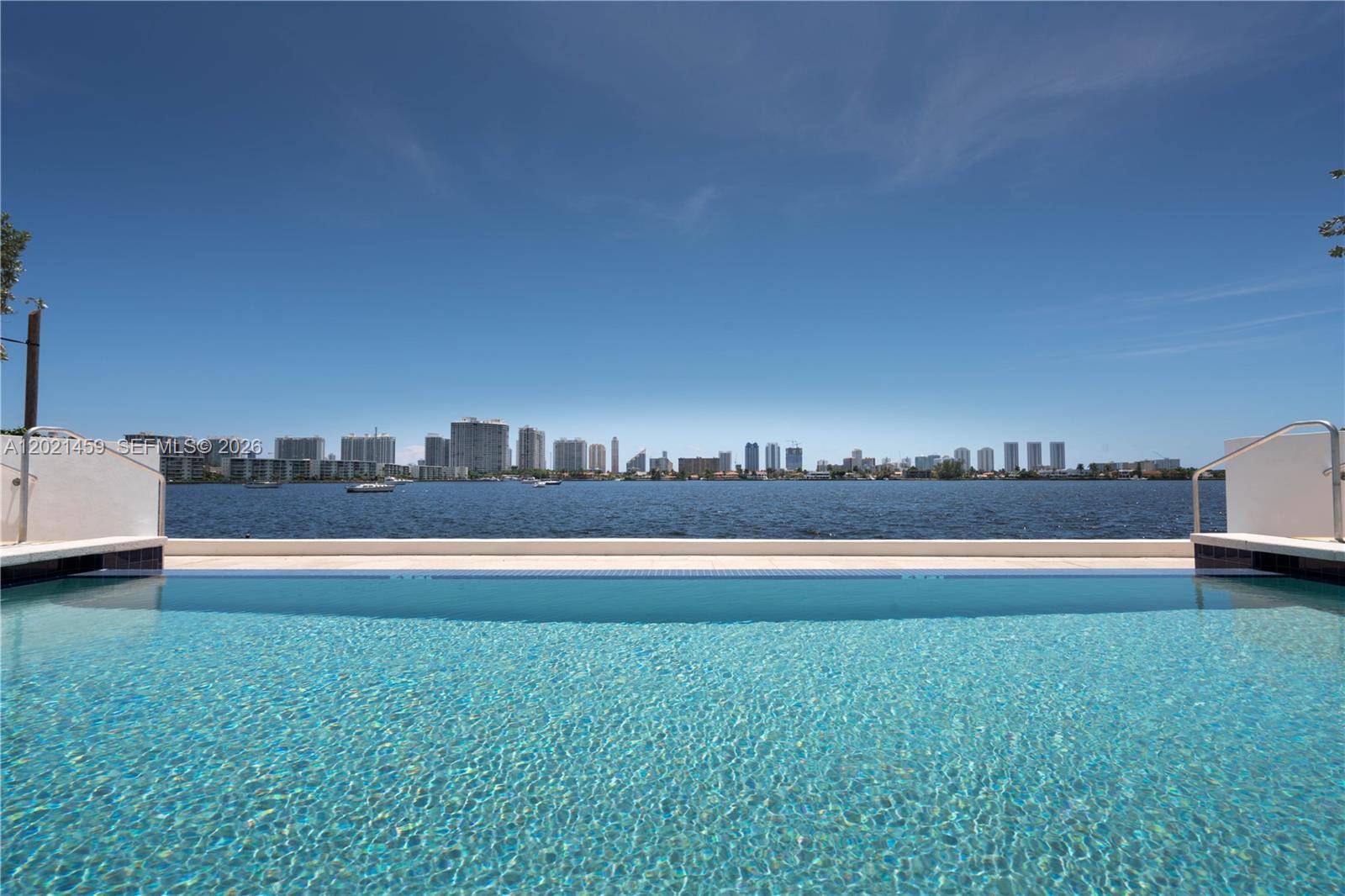 17301 Biscayne BlvdNorth Miami Beach - MARINA PALMS RESIDENCES N condo unit 1008 - picture