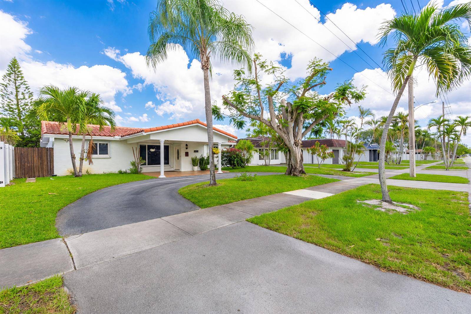 2141 N 56thHollywood - picture