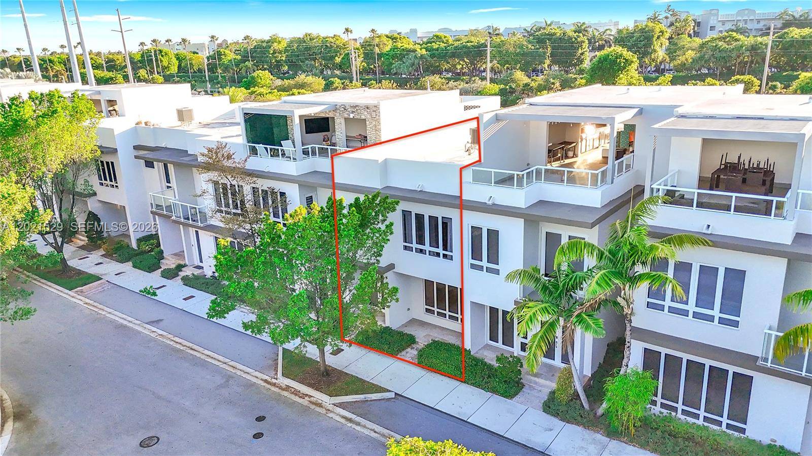 6400 NW 105th PlDoral - picture