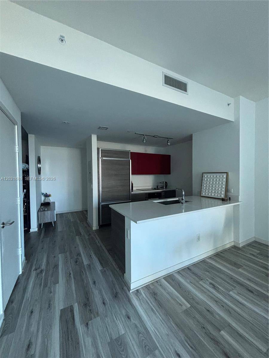 1100 S Miami AveMiami - Condo/Co-Op/Annual,Condo condo unit 802 - picture