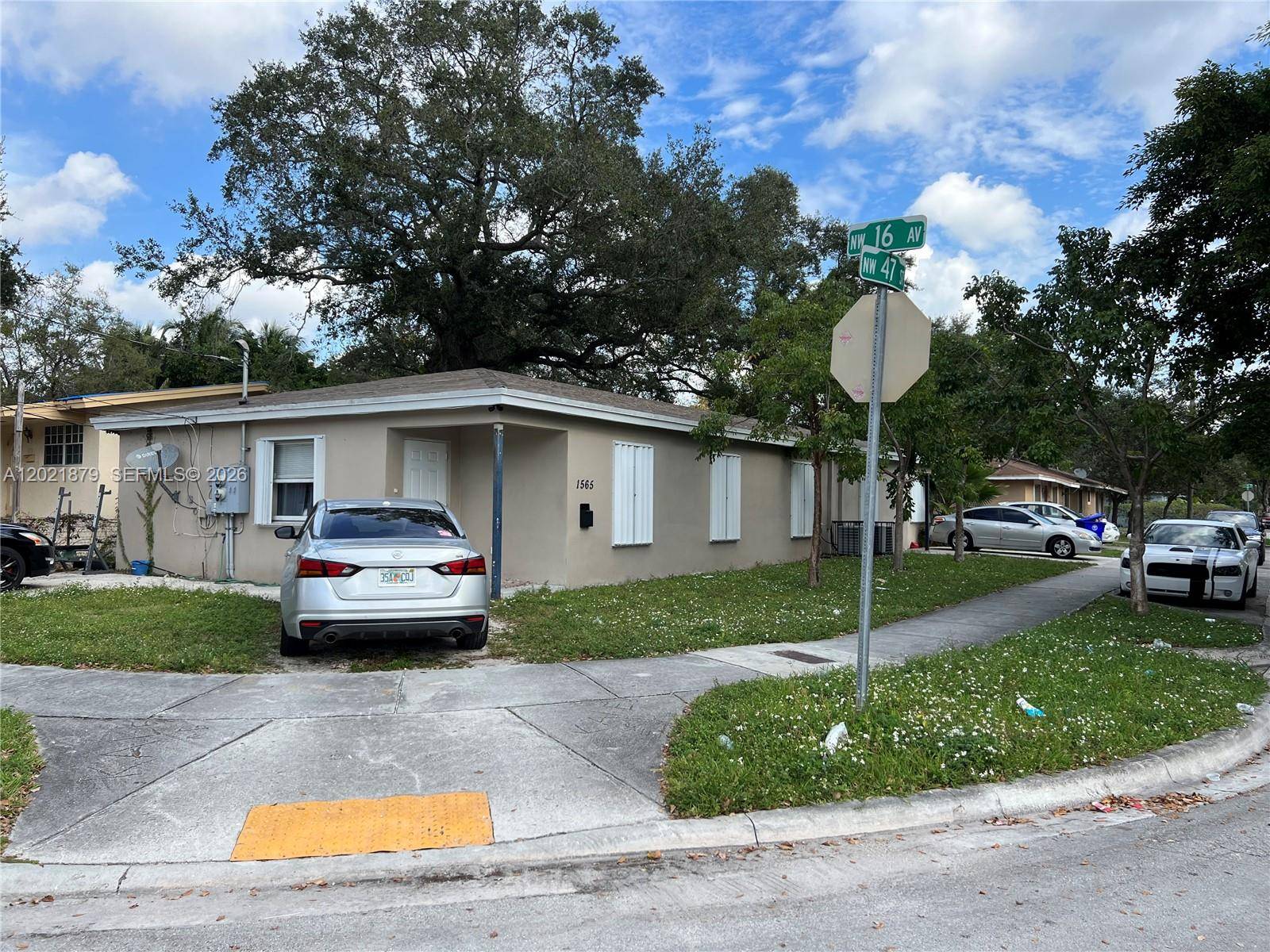 1565 NW 47th StMiami - picture