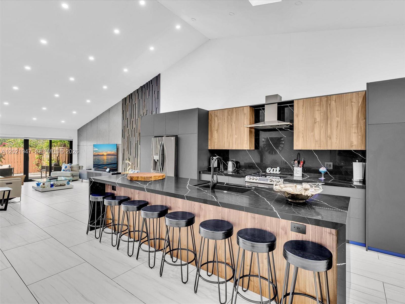 500 NE 199th TerMiami - Townhouse,Villa condo unit 7J - picture