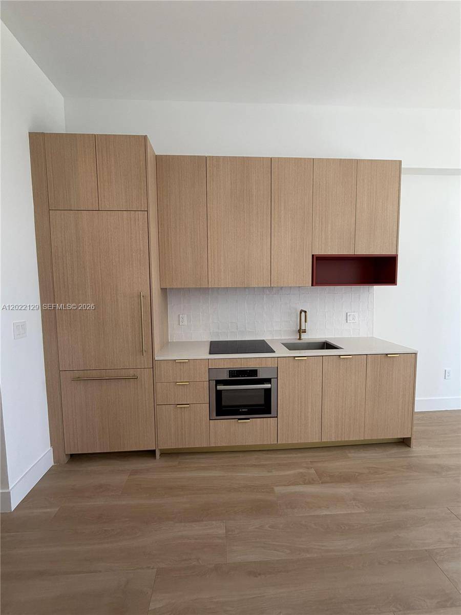 90 NE 32nd STMiami - Condo/Co-Op/Seasonal,Co-Op condo unit 1110 - picture