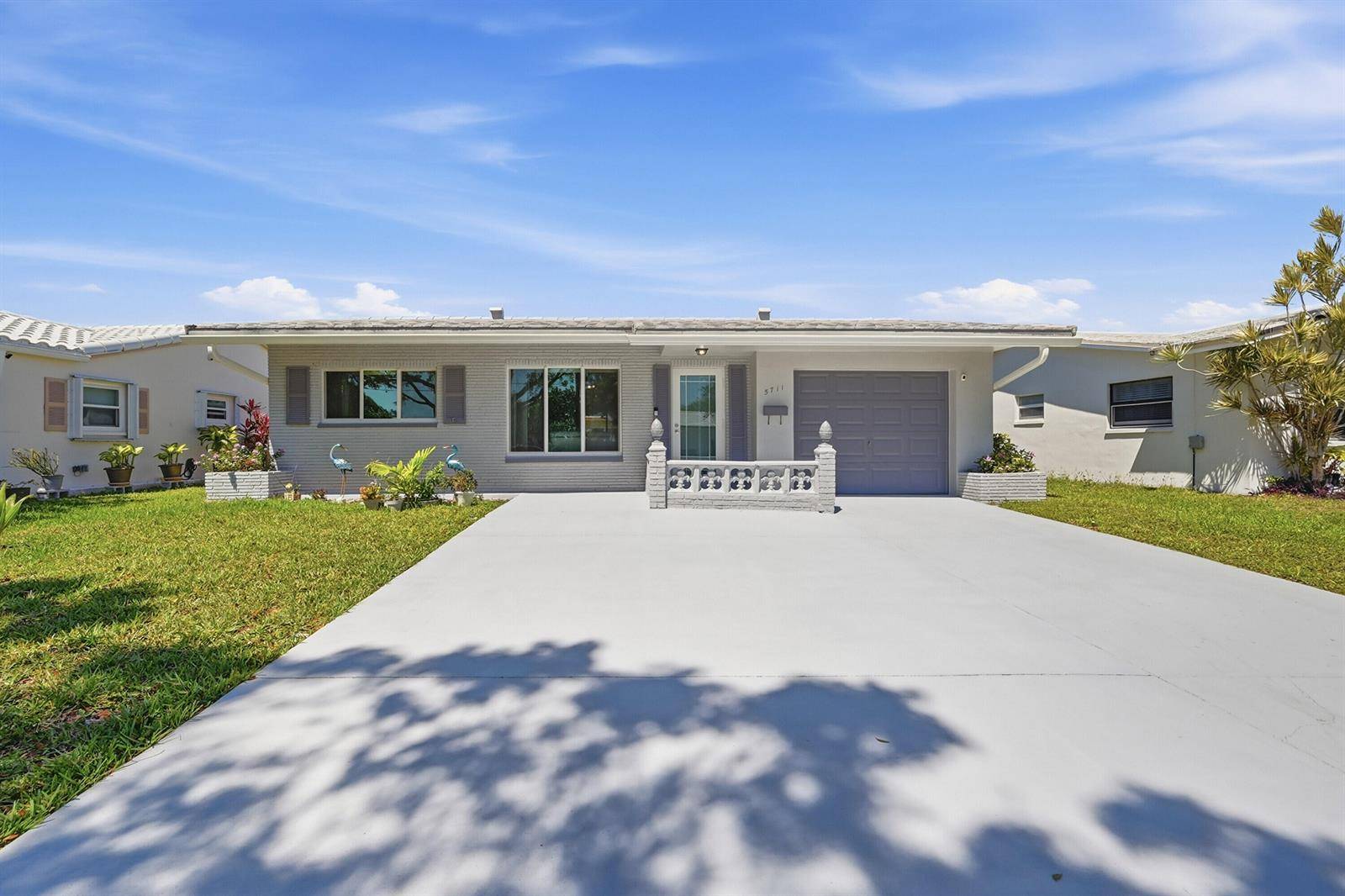 5711 NW 84thTamarac - picture