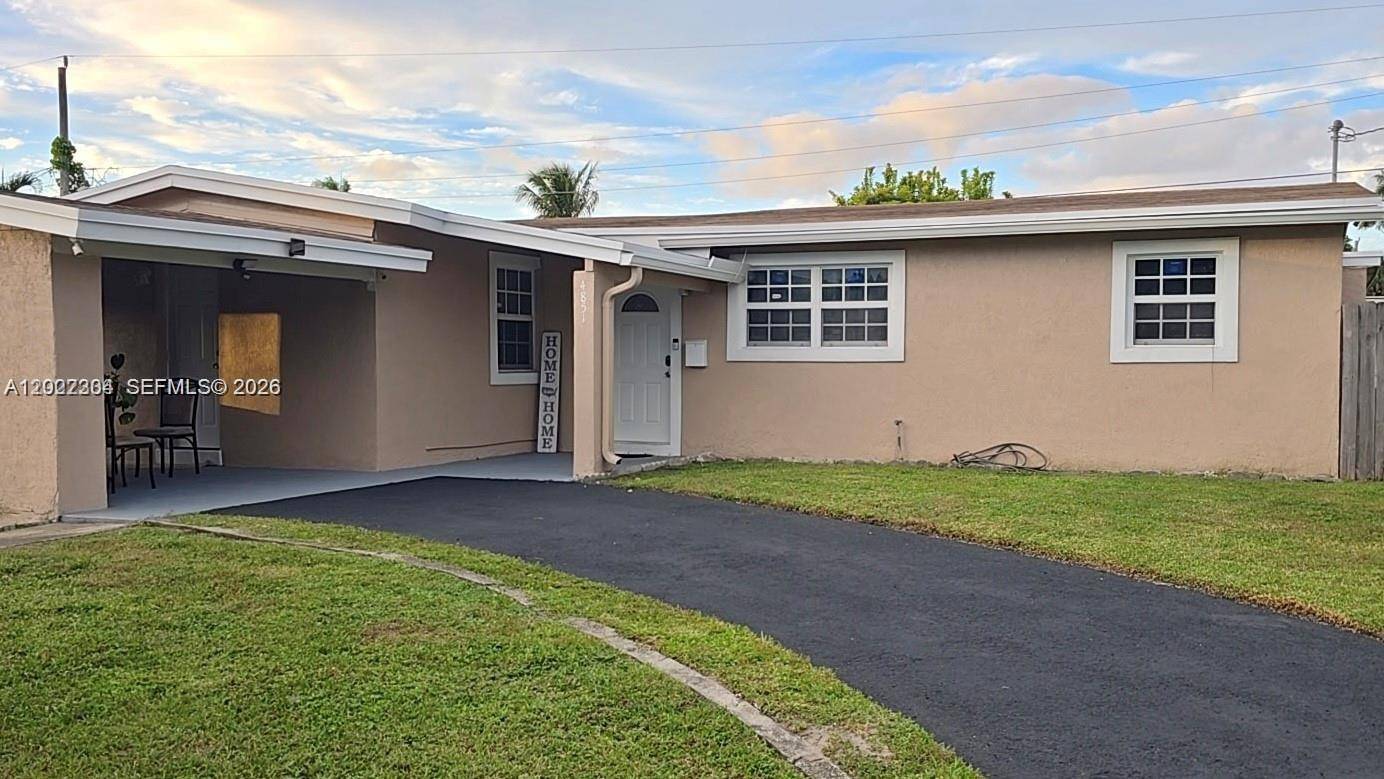 4851 NW 11th CtLauderhill - picture