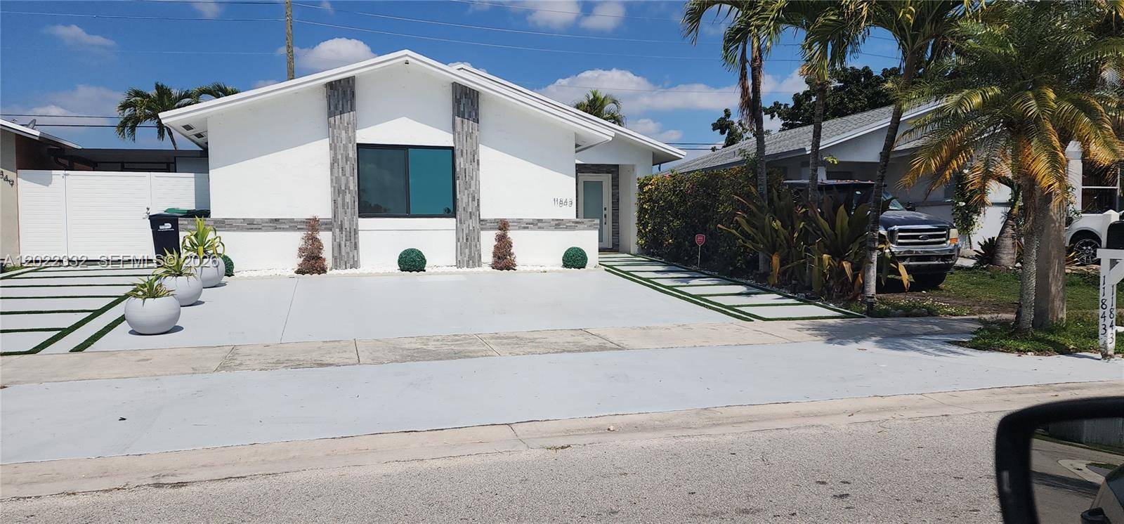 11843 SW 208 TERRMiami - picture