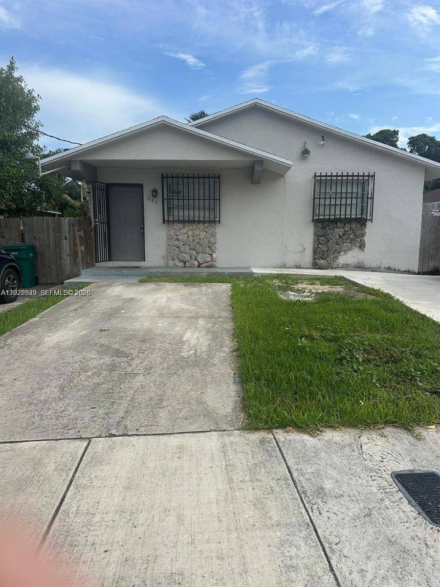 645 NW 2nd StFlorida City - picture