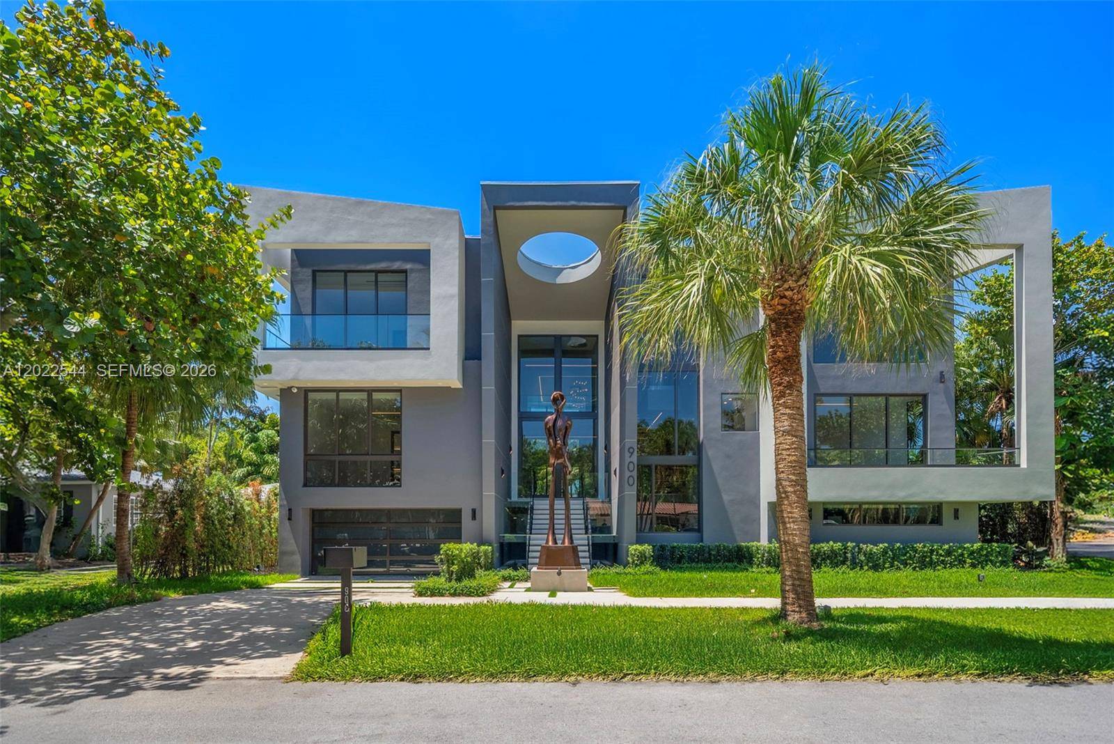 900 NE 75th StMiami - picture